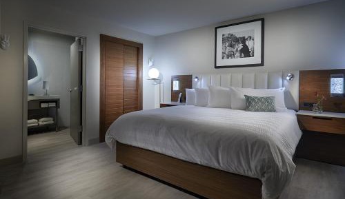 Courtyard Suite King