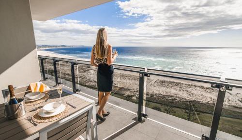3 Bedroom Oceanfront High Apartment