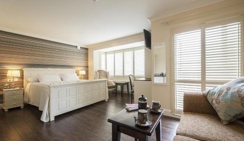 Executive King Suite with Bay View