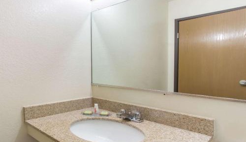 Deluxe Double Room - Disability Access/Non-Smoking