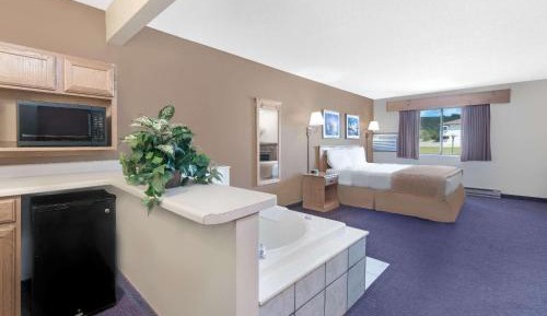 Studio Suite with One King Bed - Non-Smoking