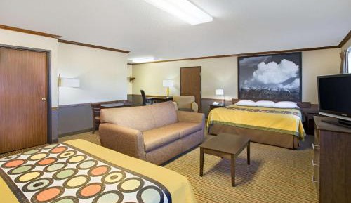 Studio Suite with Two King Beds - Non-Smoking