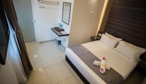 Deluxe Queen Room