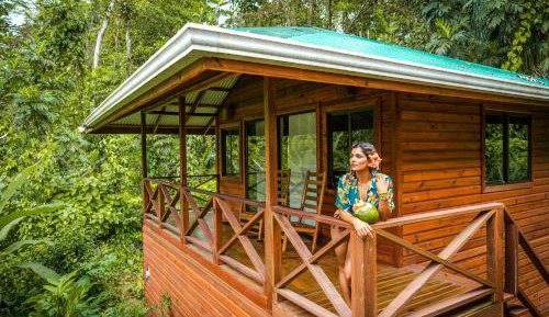 King Beachside Bungalow with AC