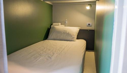Bed in 6-Bed Mixed Dormitory Room