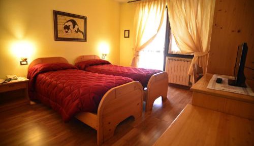 Double or Twin Room with Bathroom