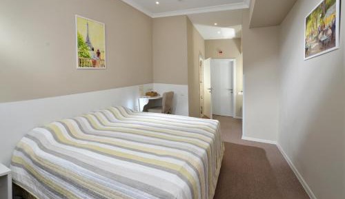 Deluxe Double Room with Shower