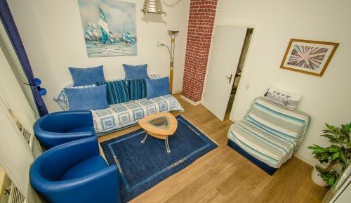 One-Bedroom Apartment with Balcony