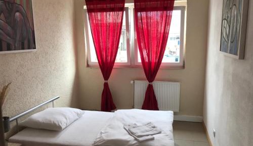 Single Room with Shared Bathroom and Shared Kitchen