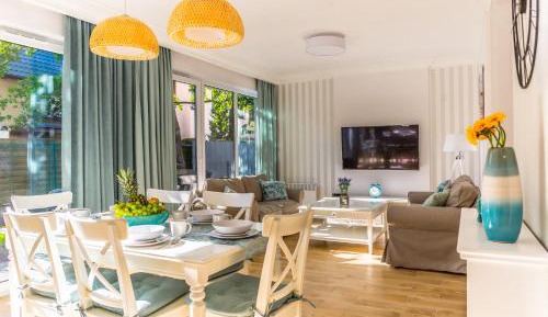 Four-Bedroom Villa with Garden