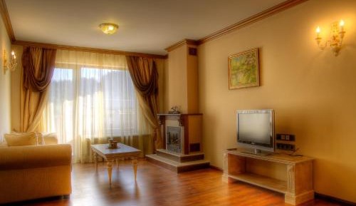 One-Bedroom Suite Section Elena (child up to 5.99 years is for free)