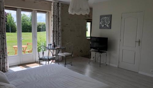 Suite with Garden View