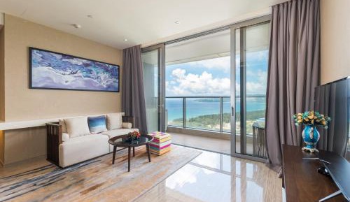 One-Bedroom Apartment with Sea View