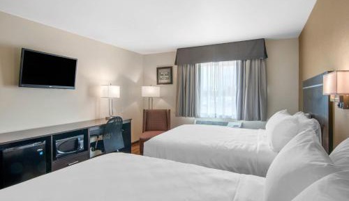 Queen Room with Two Queen Beds - Accessible/Non-Smoking 