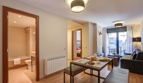 Three-Bedroom Apartment (2-8 Adults)