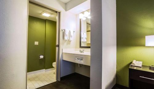 Standard King Room - Non-Smoking 