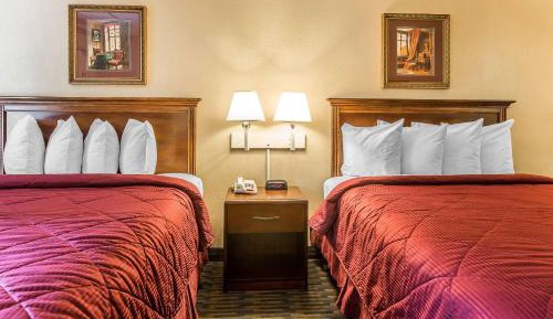 Queen Room with Two Queen Beds - Non-Smoking
