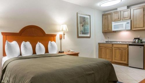 Queen Room