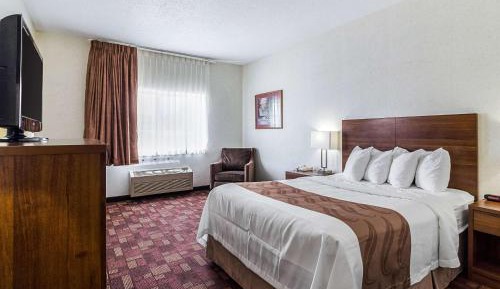 Queen Room - Accessible/Non-Smoking