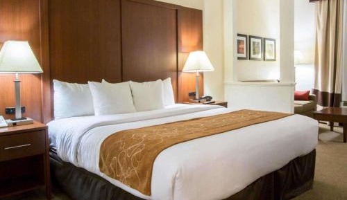 King Suite - Disability Access - Non-Smoking
