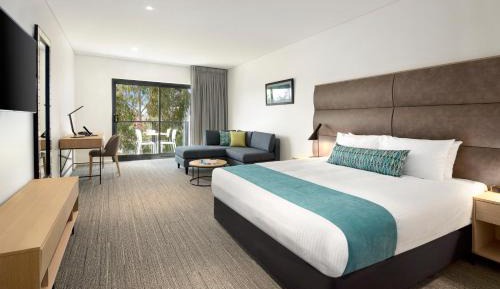 King Room with Roll-In Shower - Disability Access/Non Smoking