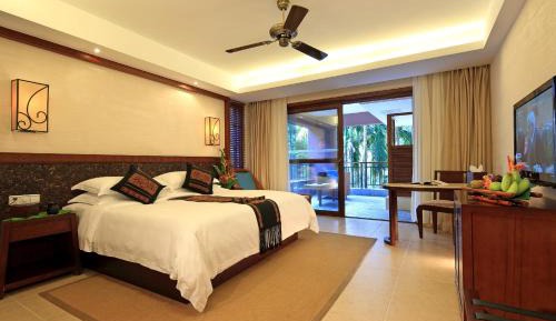 Queen Room with Garden View
