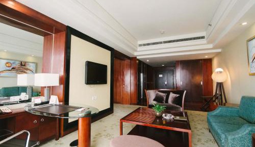 Suite with Lake View