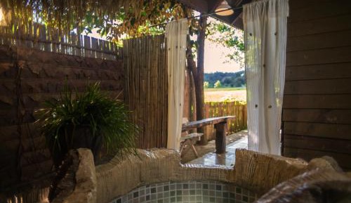 Deluxe Bungalow with Hot Spring Tub