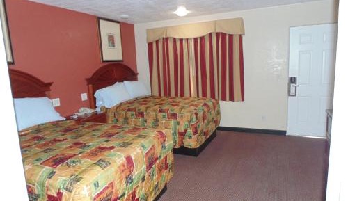 Queen Room with Two Queen Beds - Disability Access