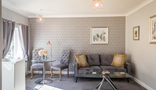 Superior One-Bedroom Apartment