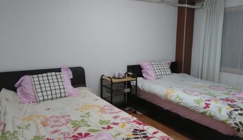 Standard Twin Room with Shared Bathroom