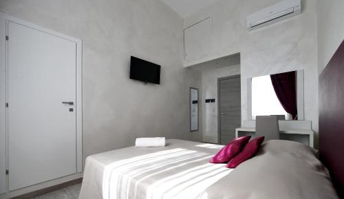 Single Room with Private Bathroom