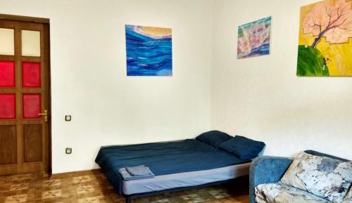 Apartment With Shared Bathroom
