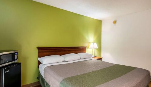 Deluxe Queen Room with Two Queen Beds - Non-Smoking