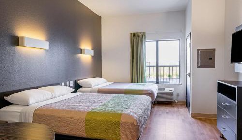 Deluxe Queen Room with Two Queen Beds - Non-Smoking