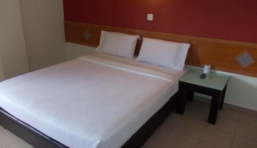 Standard Queen Room