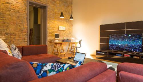 Deluxe Apartment