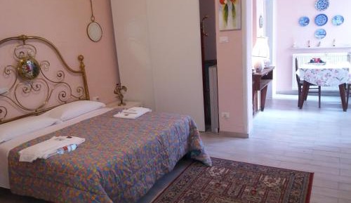 Standard Double Room with Private Bathroom