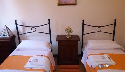 Standard Double Room with Shared Bathroom