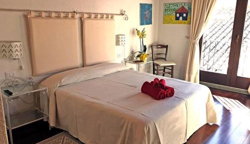 Deluxe Double or Twin Room with Mountain View