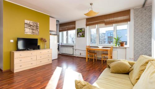 Apartment with Garden View