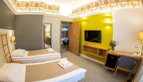 Deluxe Family Room