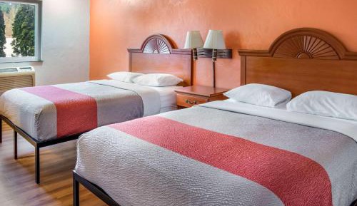 Deluxe Queen Room with Two Queen Beds - Non-Smoking