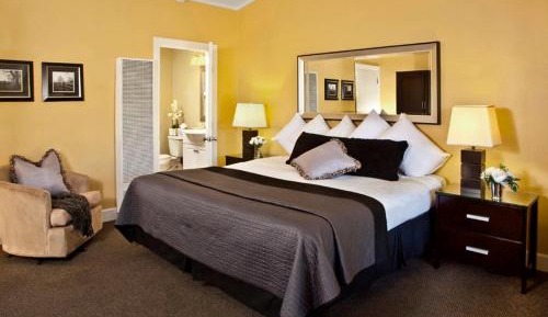 Standard Queen Room