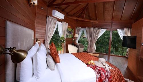 Arnetta Premium Wooden Cottage – No Kids