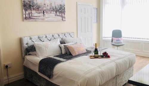 Deluxe Queen Room