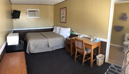 Queen Room - Non-Smoking