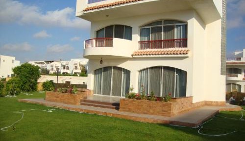 Four-Bedroom Villa (8 Adults)