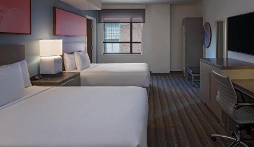 Den Queen Room with Two Queen Beds and Tub - Disability Access