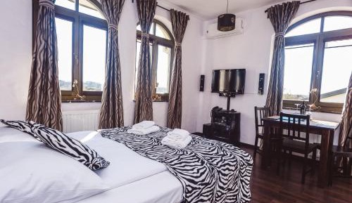 Apartment (2 Adults)